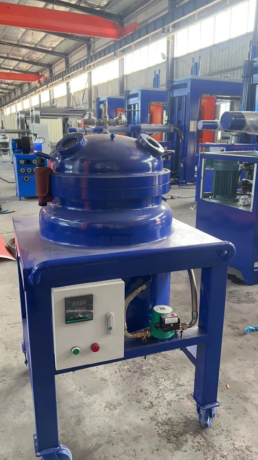 Resine epoxidica e induritori su miscelatore con APG o macchina di fusione per la produzione di isolanti elettrici 7